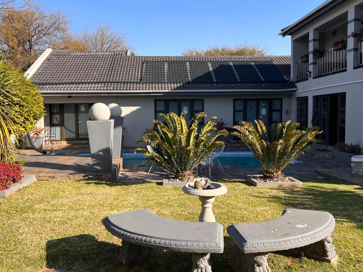 בוקסבורג 2 Op Terblanche Guesthouse מראה חיצוני תמונה