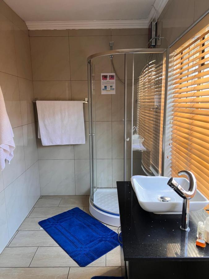 בוקסבורג 2 Op Terblanche Guesthouse מראה חיצוני תמונה