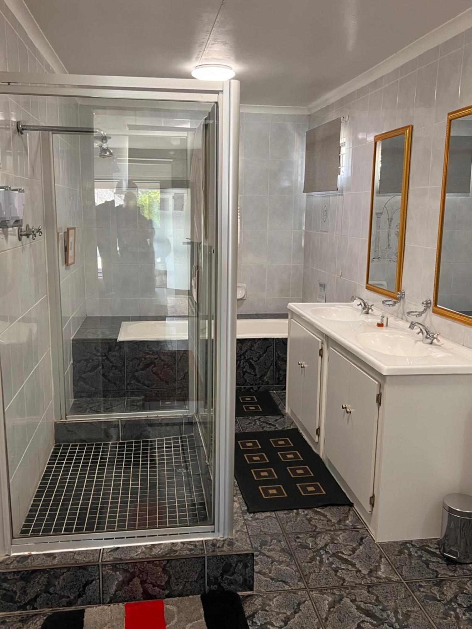 בוקסבורג 2 Op Terblanche Guesthouse מראה חיצוני תמונה