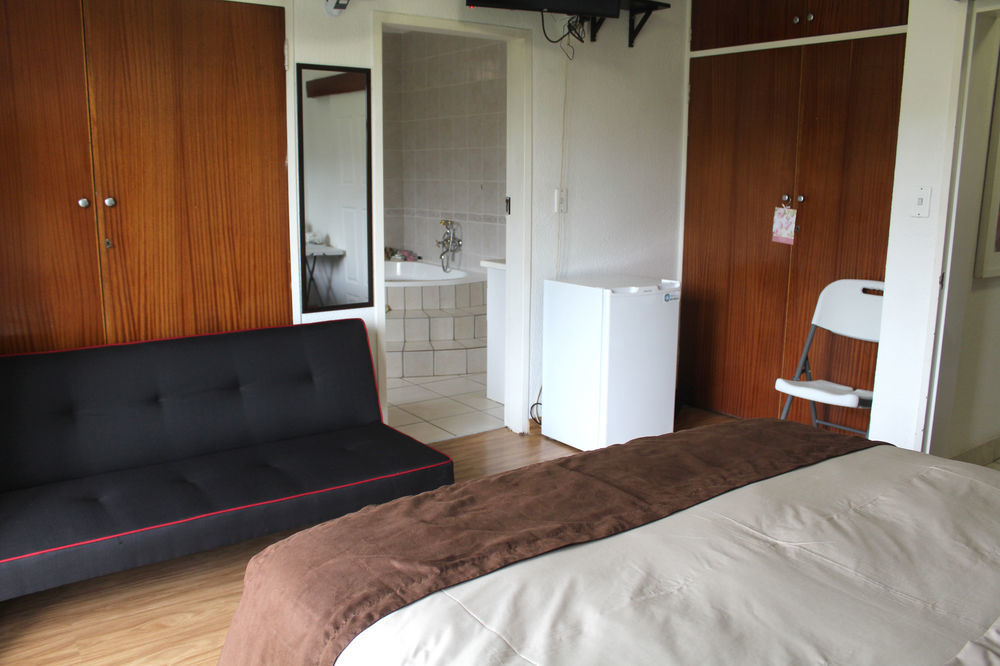 בוקסבורג 2 Op Terblanche Guesthouse מראה חיצוני תמונה